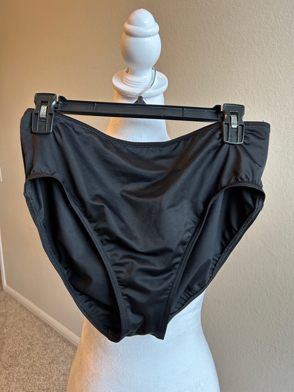 MIRACLESUIT Black Full-Coverage Bikini Bottoms Women’s Size 14